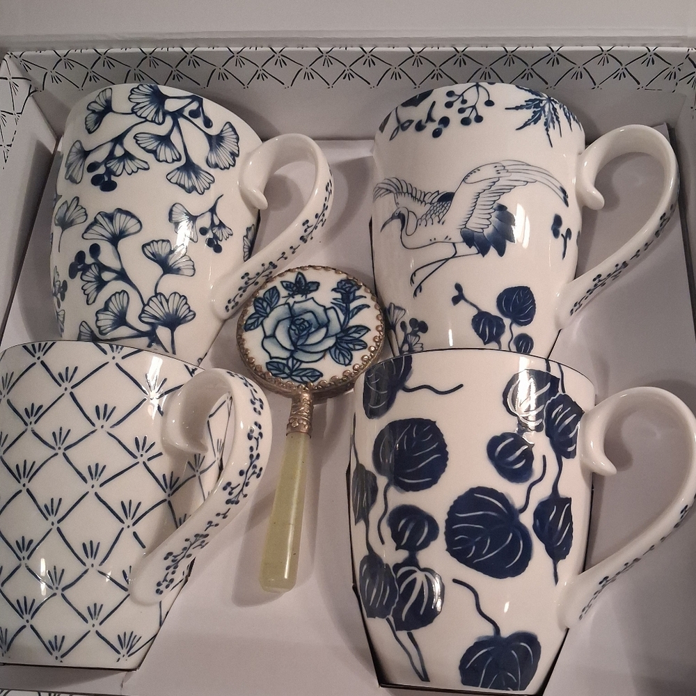 Flora Japonica Mug Set with a Matching Mirror With a Real Jade Handle